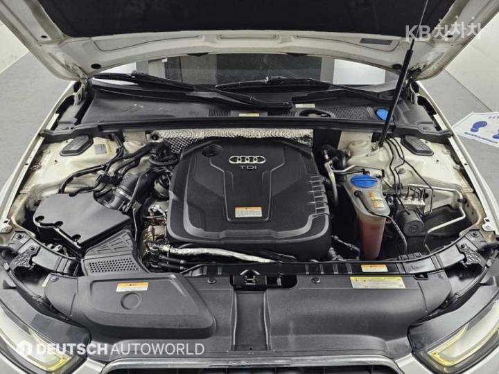 Audi A4 NEW 30 TDI B8 7