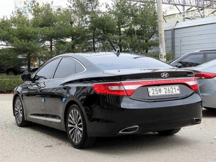 Hyundai Grandeur HG HG240 Modern Collection 4