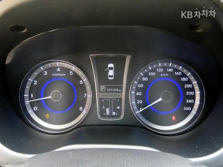 Hyundai Grandeur HG HG240 Modern Collection 10