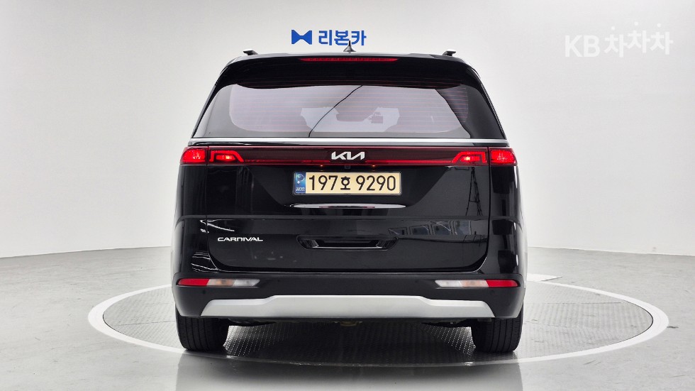 2022 - kia carnival