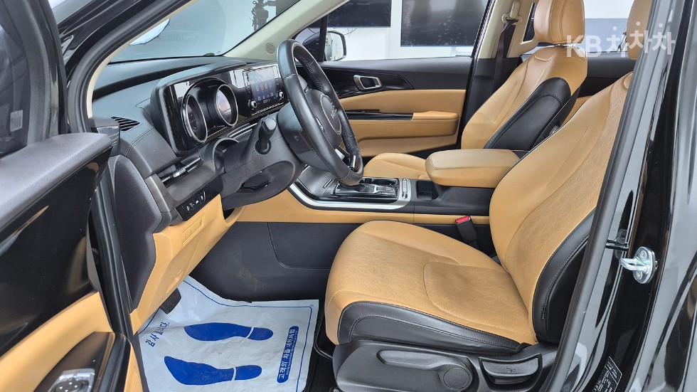 2022 - kia carnival