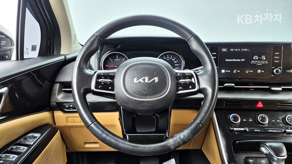 2022 - kia carnival