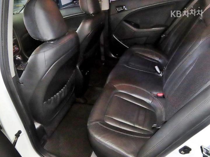 Kia K5 Hybrid Luxury 7