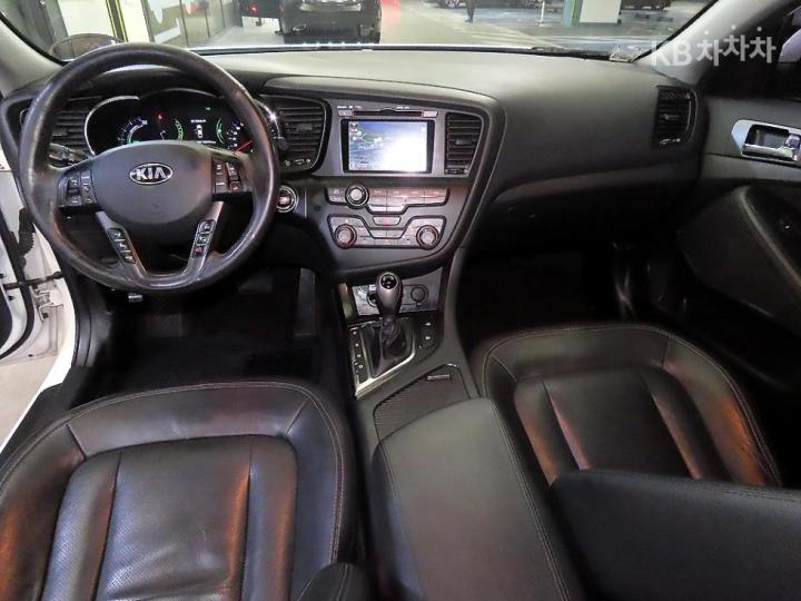Kia K5 Hybrid Luxury 10