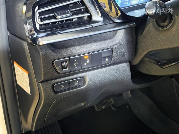 Kia Niro Plus EV Taxi The Essential Light 8