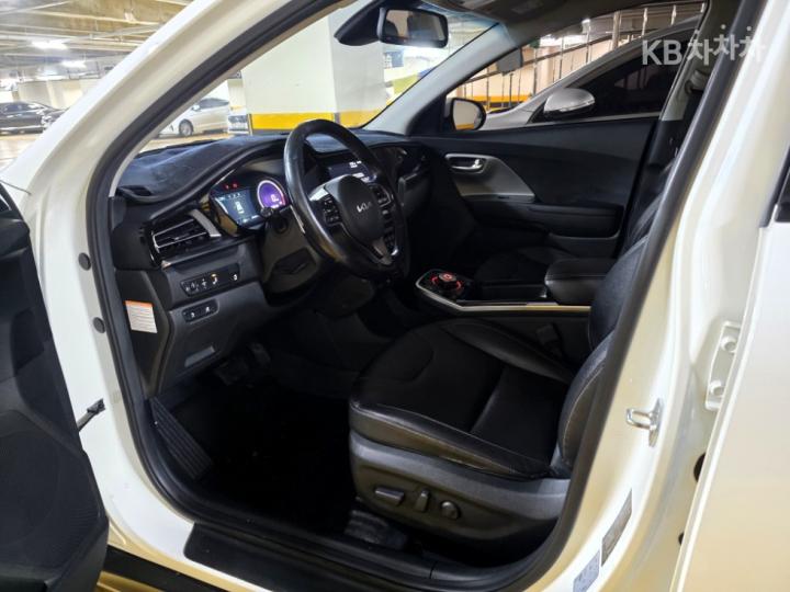 Kia Niro Plus EV Taxi The Essential Light 9