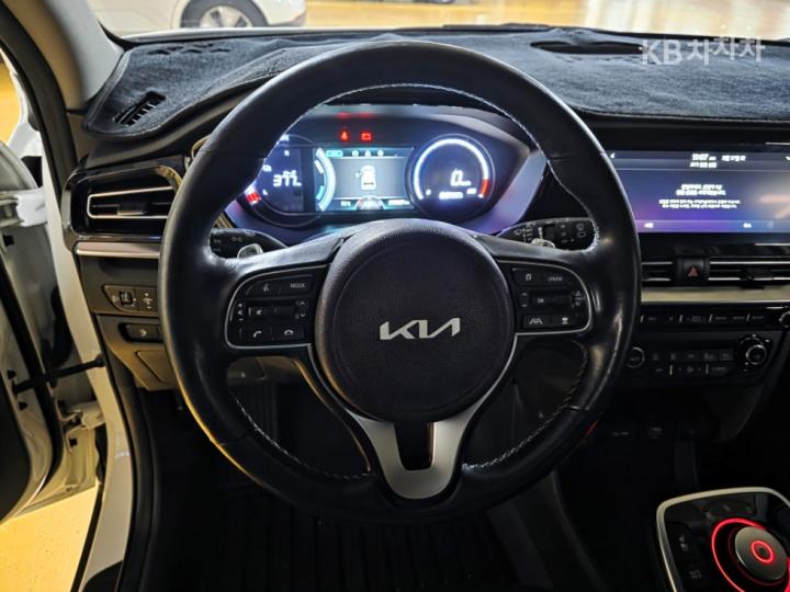 Kia Niro Plus EV Taxi The Essential Light 10