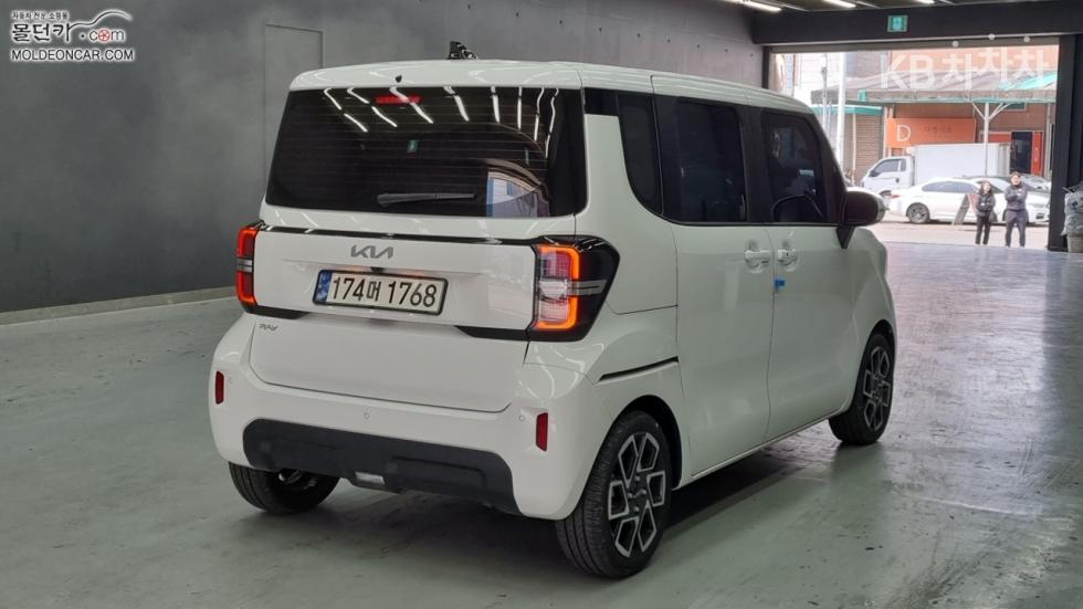 2025 - kia kia