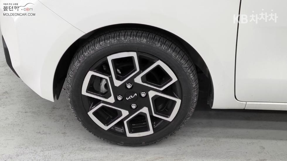 2025 - kia kia