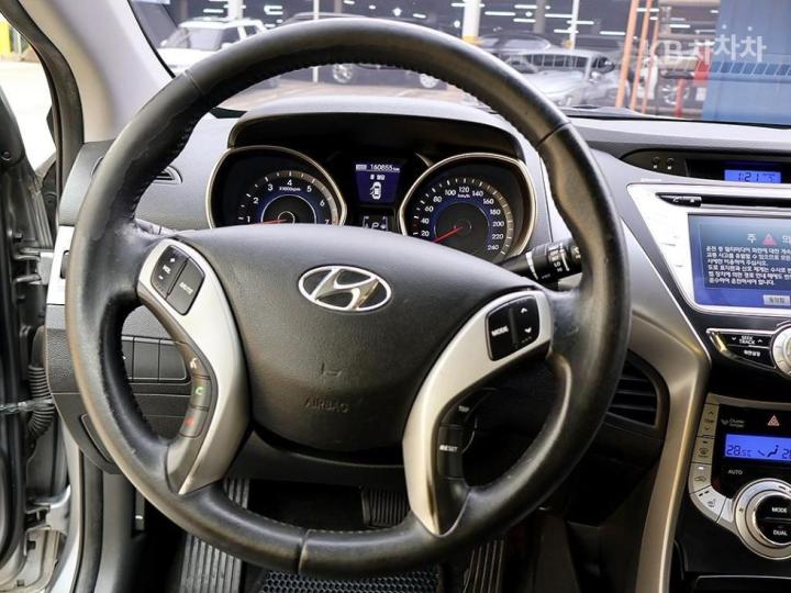 Hyundai Avante MD M16 GDi PREMIER 10