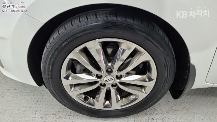 Kia Carnival 2.2 Diesel Limousine VIP 7