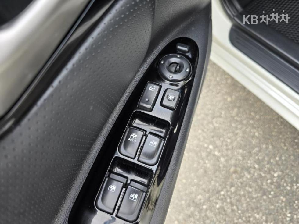 Kia K5 — miniaturë 10