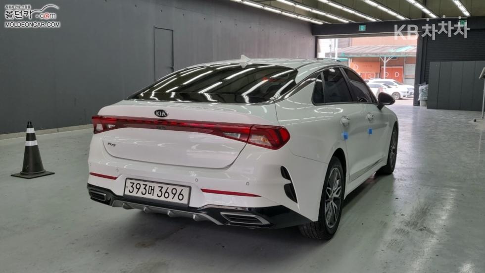 2021 - kia k5