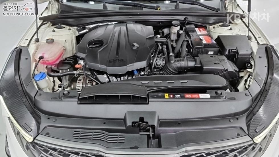 2021 - kia k5