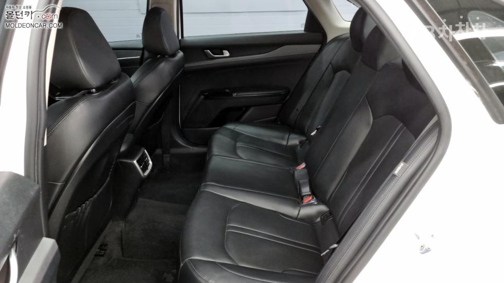 2021 - kia k5