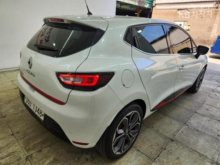 Renault Clio 1.5dci Intense Panoramic 6