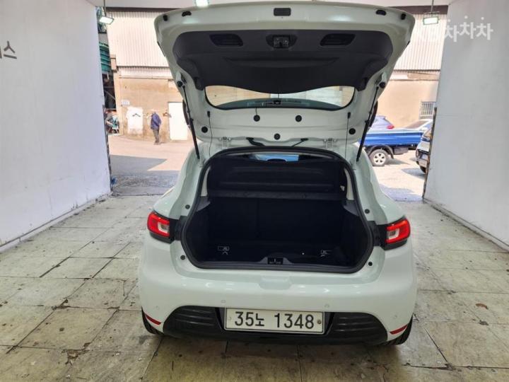 Renault Clio 1.5dci Intense Panoramic 8