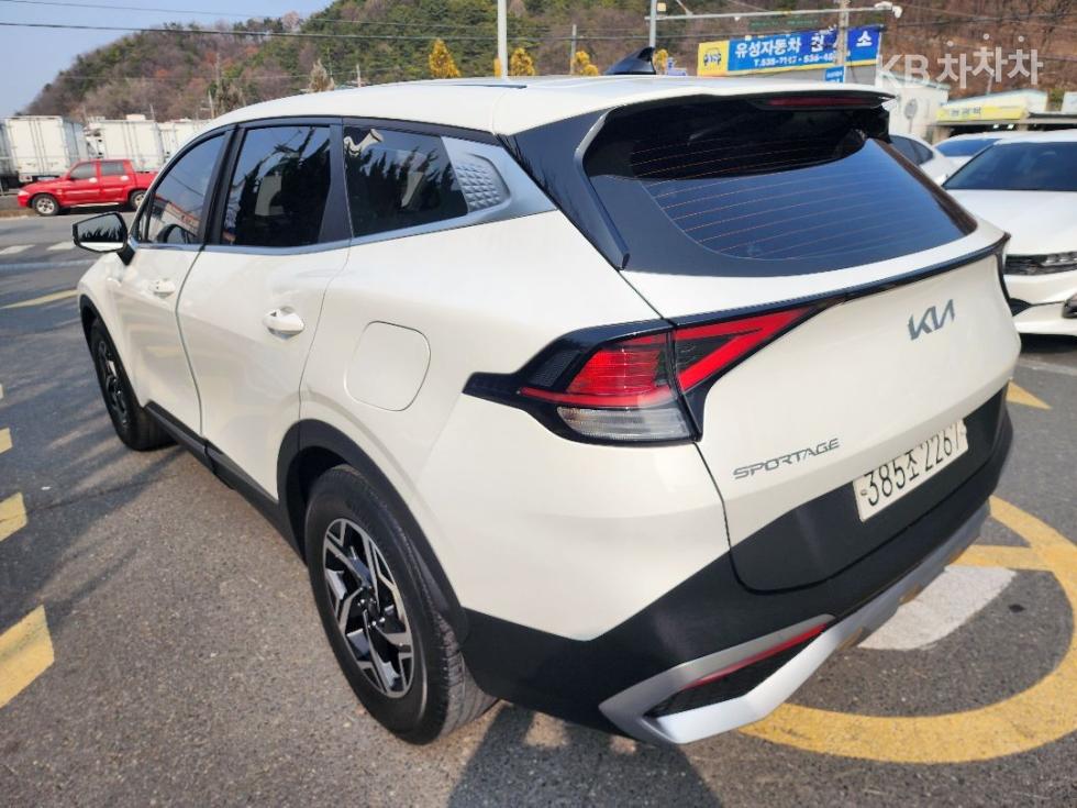 2022 - kia sportage