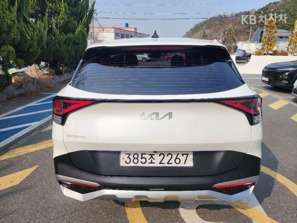 2022 - kia sportage