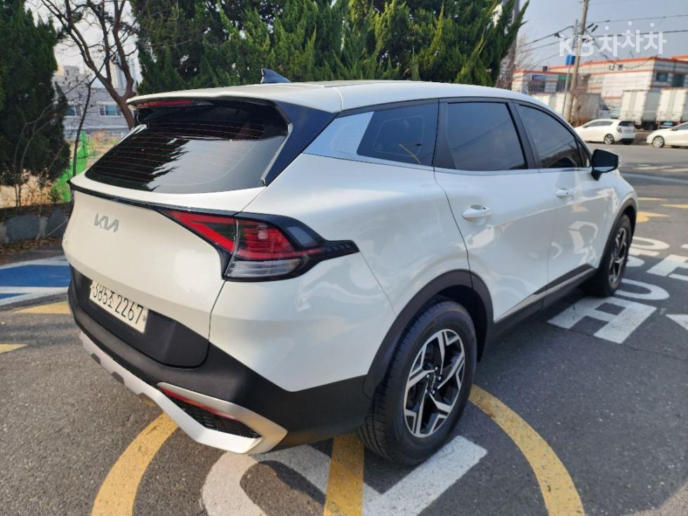 2022 - kia sportage
