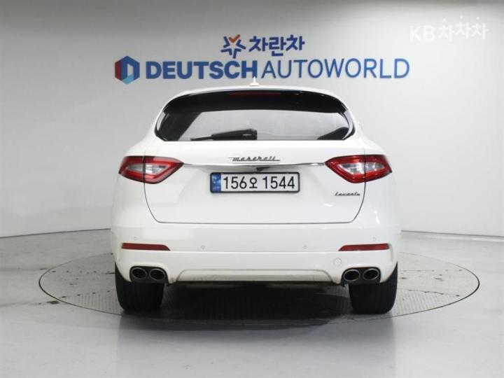 Maserati Levante 3.0 Diesel AWD Base Type 5