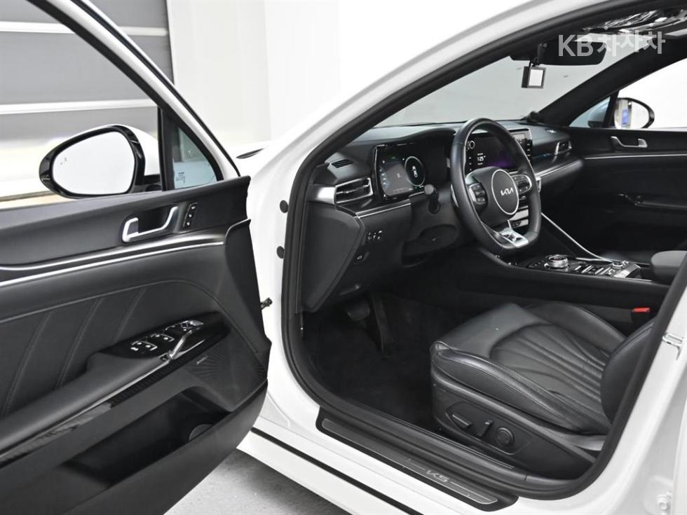 2023 - kia k5
