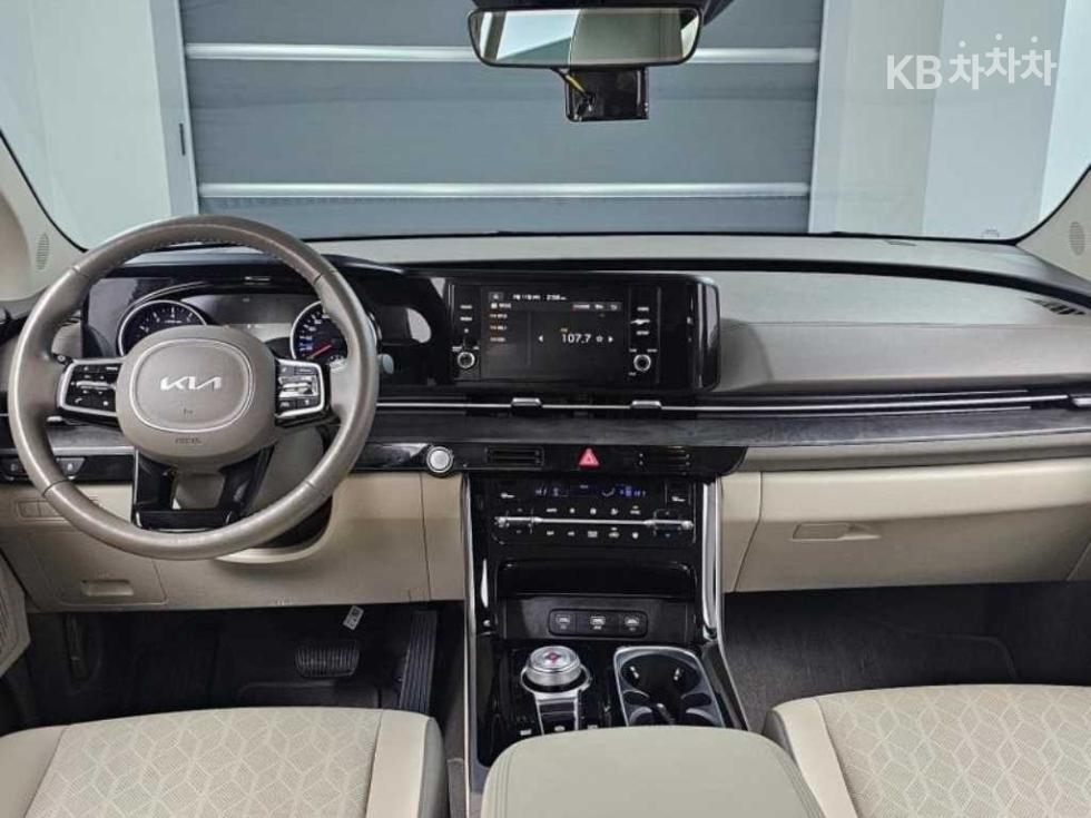 2023 - kia carnival