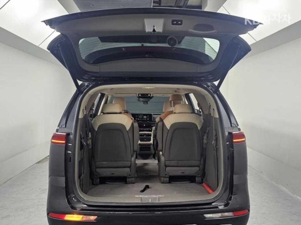 2023 - kia carnival