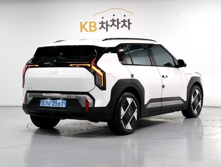 Kia EV3 Long Range 2WD Earth 4