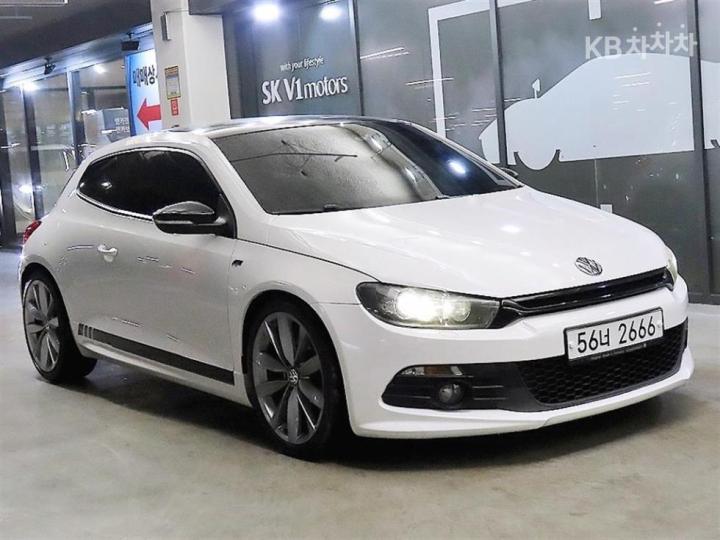 Volkswagen Scirocco 2.0 TDI R-line 2
