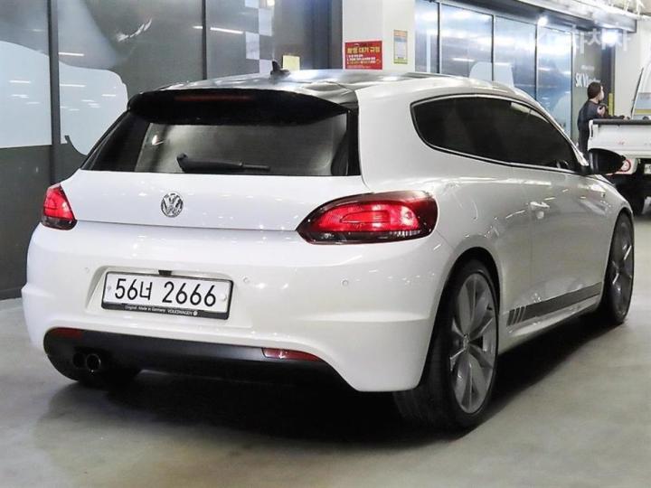 Volkswagen Scirocco 2.0 TDI R-line 5