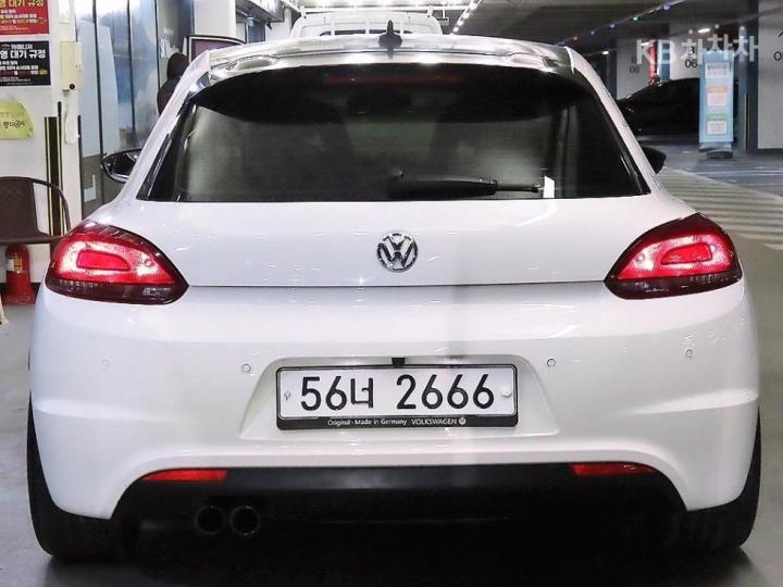 Volkswagen Scirocco 2.0 TDI R-line 6