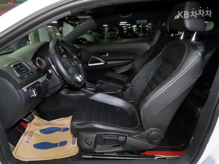 Volkswagen Scirocco 2.0 TDI R-line 7