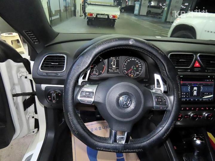 Volkswagen Scirocco 2.0 TDI R-line 9