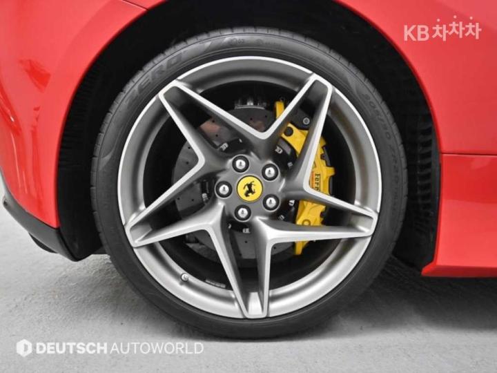 Ferrari F8 Spider 3.9 V8 6