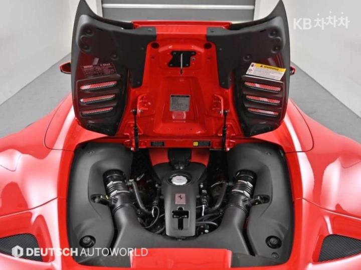 Ferrari F8 Spider 3.9 V8 7