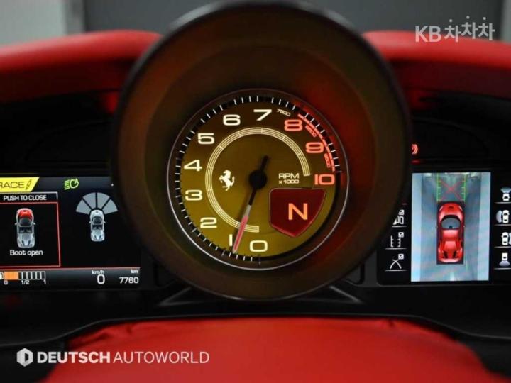 Ferrari F8 Spider 3.9 V8 9