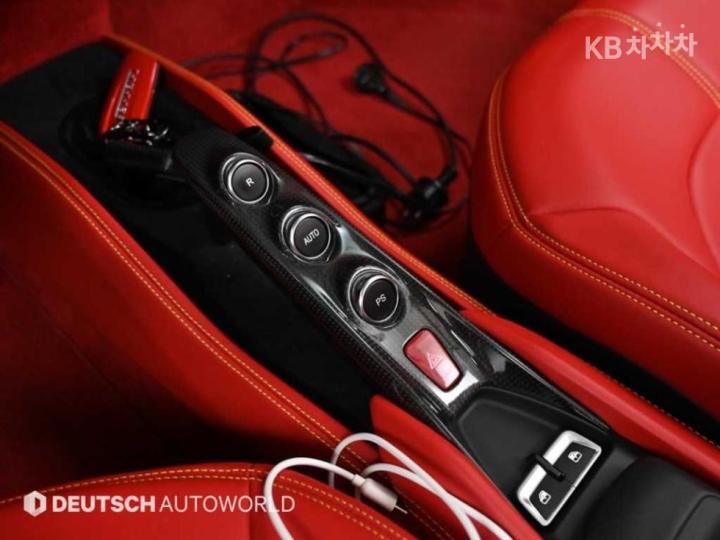 Ferrari F8 Spider 3.9 V8 10