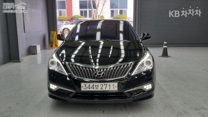 Hyundai Grandeur Hybrid Premium 4