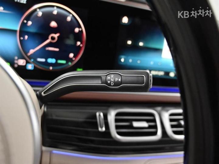 Mercedes-Benz GLS-Class X167 Maybach GLS600 4Matic Manufaktur 10