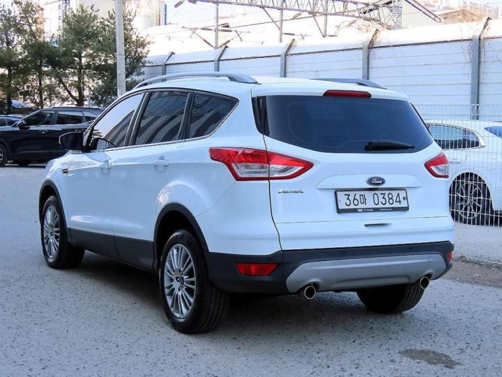 Ford Kuga 2.0 Trend 4