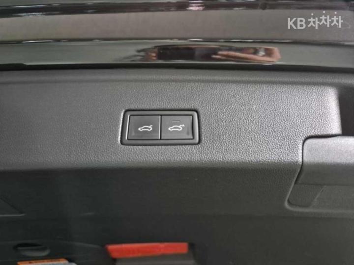 Volkswagen Touareg 3.0 TDI Prestige 7