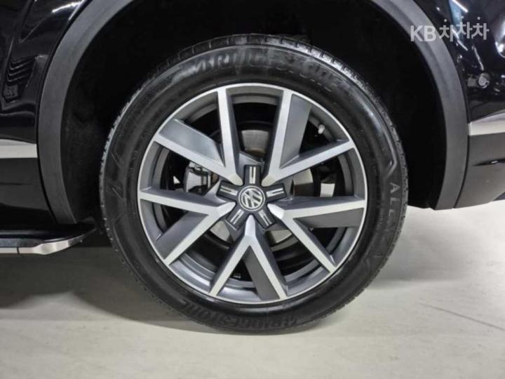 Volkswagen Touareg 3.0 TDI Prestige 8