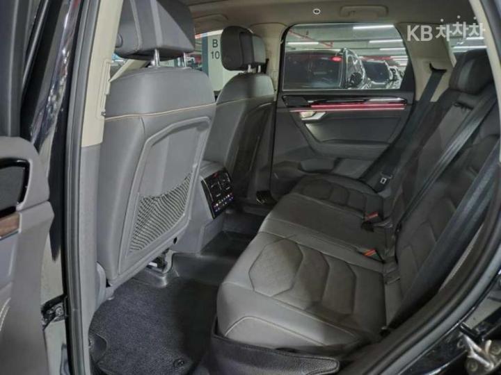 Volkswagen Touareg 3.0 TDI Prestige 9