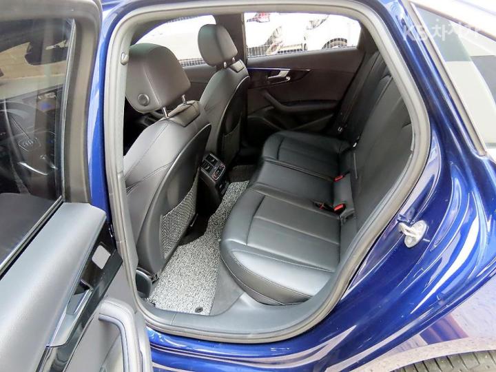 Audi A4 B9 40 TDI Quattro Premium 10