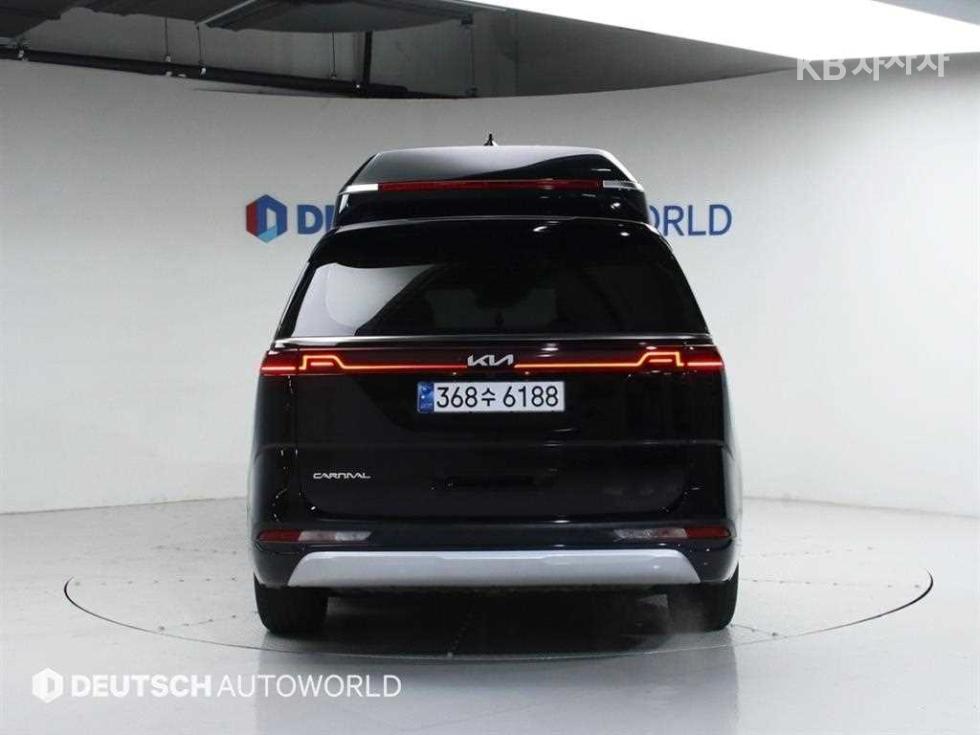 2023 - kia carnival