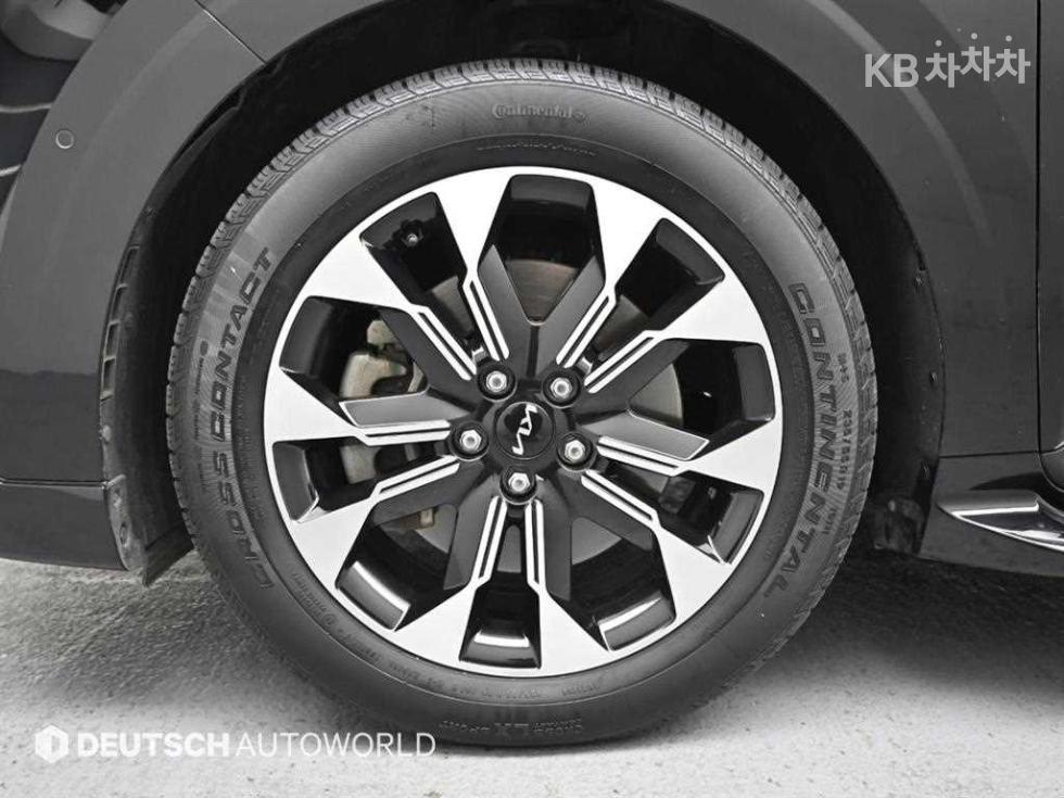 2023 - kia carnival
