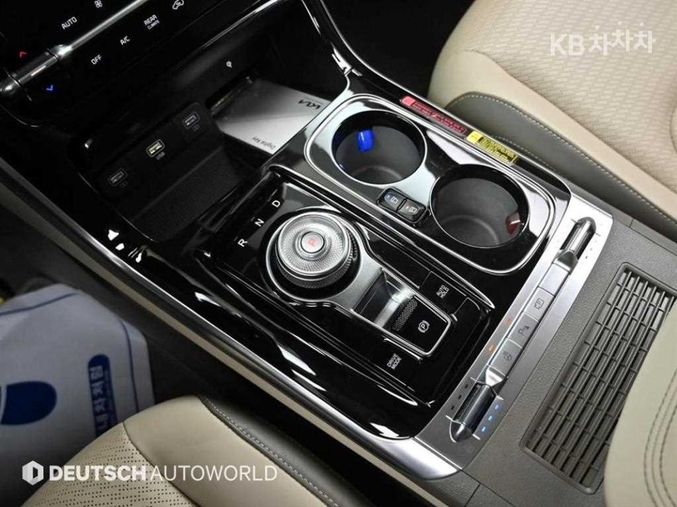 2023 - kia carnival