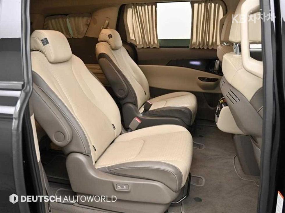2023 - kia carnival