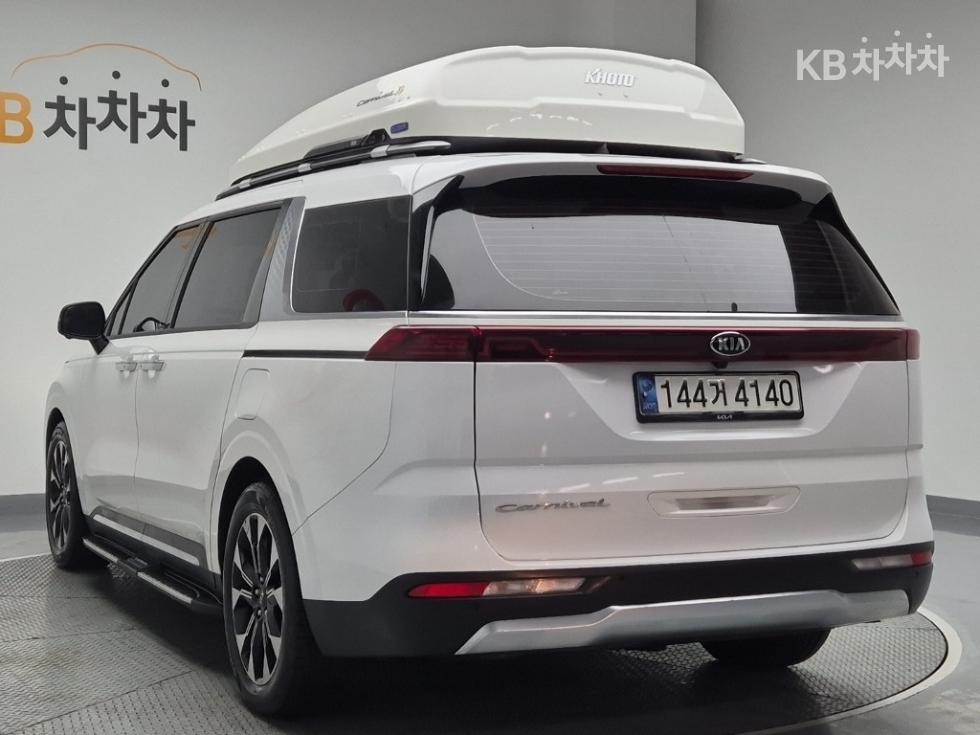 2021 - kia carnival